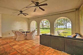 Modern Lake Conroe House w/ Lakefront Park & Deck!