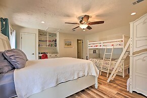 Modern Lake Conroe House w/ Lakefront Park & Deck!