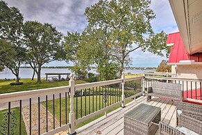 Modern Lake Conroe House w/ Lakefront Park & Deck!