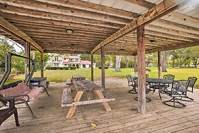 Modern Lake Conroe House w/ Lakefront Park & Deck!