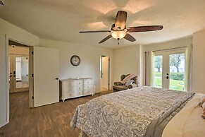 Modern Lake Conroe House w/ Lakefront Park & Deck!