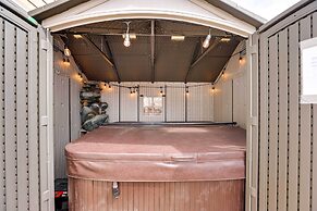Pet-friendly Bend Home w/ Hot Tub & Patio!