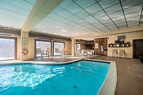 Renovated Dover Condo - Steps to Ski Shuttle!