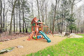 Near Tobyhanna State Park: Home w/ Hot Tub!