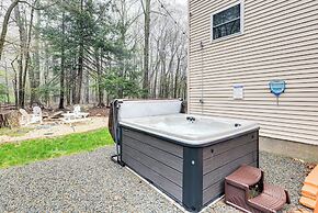 Near Tobyhanna State Park: Home w/ Hot Tub!