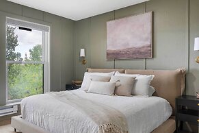 Resort-style Brian Head Condo Near Slopes!