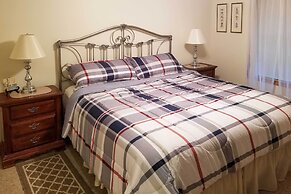 Pocono Mountain Home w/ 3 Community Lakes!