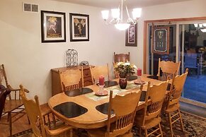 Pocono Mountain Home w/ 3 Community Lakes!