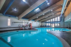 Pocono Mountain Home w/ 3 Community Lakes!