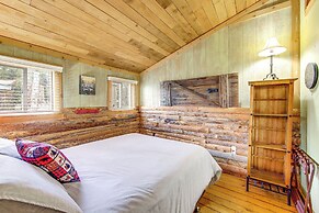 1 Mi to Grand Lake: Pet-friendly Cabin w/ Grill!