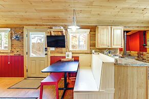 1 Mi to Grand Lake: Pet-friendly Cabin w/ Grill!