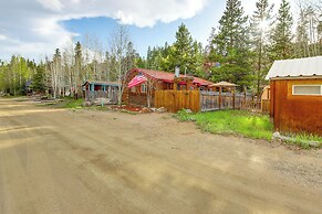 1 Mi to Grand Lake: Pet-friendly Cabin w/ Grill!