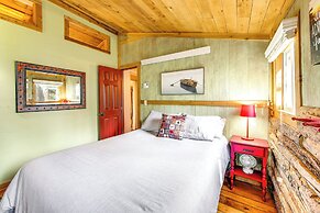 1 Mi to Grand Lake: Pet-friendly Cabin w/ Grill!