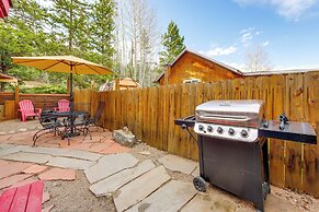 1 Mi to Grand Lake: Pet-friendly Cabin w/ Grill!
