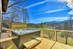 Franklin Home w/ Hot Tub & Mtn Views!