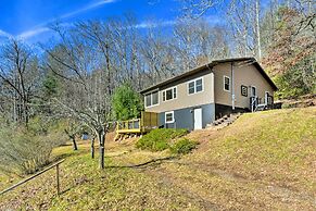Franklin Home w/ Hot Tub & Mtn Views!