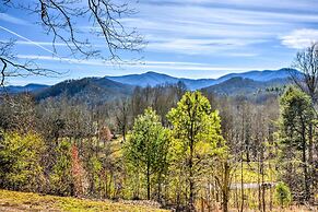 Franklin Home w/ Hot Tub & Mtn Views!