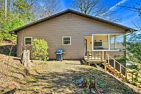 Franklin Home w/ Hot Tub & Mtn Views!