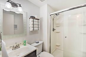 Franklin Home w/ Hot Tub & Mtn Views!