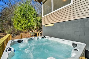 Franklin Home w/ Hot Tub & Mtn Views!
