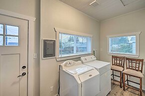 Port Angeles Retreat - 1 Mi to Downtown!