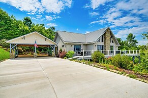 Nebo Home w/ Hot Tub: Wheelchair Accessible