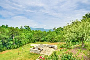 North Carolina Getaway w/ Hot Tub + Pool Table!