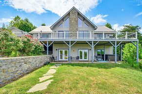 Nebo Home w/ Hot Tub: Wheelchair Accessible