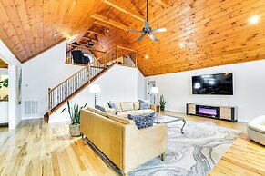 Nebo Home w/ Hot Tub: Wheelchair Accessible