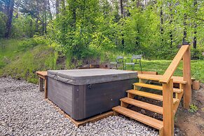 Rustic Escape w/ Deck, Hot Tub & Mountain Views