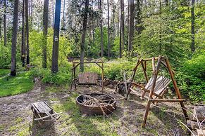 Rustic Escape w/ Deck, Games & Mountain Views