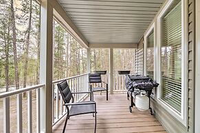 Rustic Escape w/ Deck, Hot Tub & Mountain Views