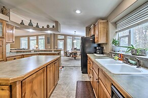 Rustic Escape w/ Deck, Hot Tub & Mountain Views