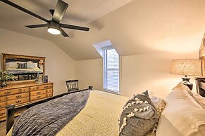 Peaceful Luna Farmhouse With Wraparound Porch!