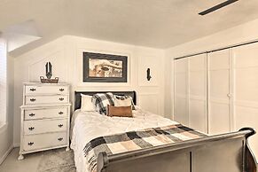 Peaceful Luna Farmhouse With Wraparound Porch!