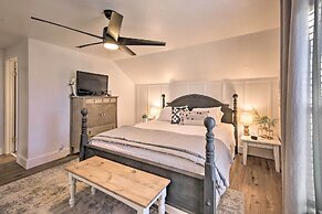 Peaceful Luna Farmhouse With Wraparound Porch!