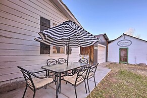 Peaceful Luna Farmhouse With Wraparound Porch!