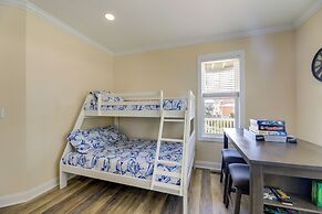 Emerald Isle Getaway w/ Decks & Beach Views!