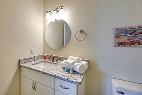 Emerald Isle Getaway w/ Decks & Beach Views!