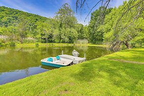 Secluded Cabin w/ Boats < 6 Mi to Jenny Jump!