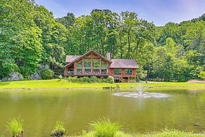 Secluded Cabin w/ Boats < 6 Mi to Jenny Jump!