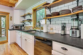 Secluded Cabin w/ Boats < 6 Mi to Jenny Jump!