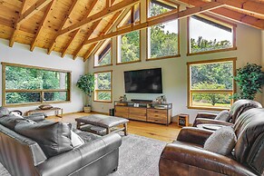 Secluded Cabin w/ Boats < 6 Mi to Jenny Jump!