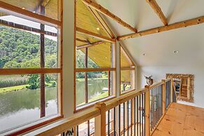 Secluded Cabin w/ Boats < 6 Mi to Jenny Jump!