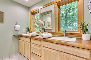 Secluded Cabin w/ Boats < 6 Mi to Jenny Jump!