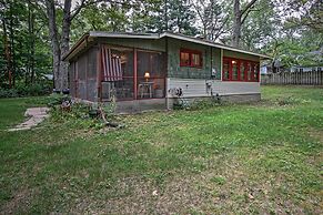 Harbert Cottage w/ Fire Pit: Half Mile to Beach!