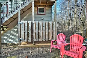 Harbert Cottage w/ Fire Pit: Half Mile to Beach!