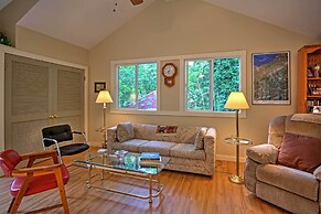 Harbert Cottage w/ Fire Pit: Half Mile to Beach!