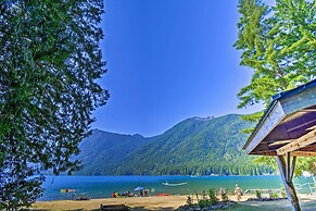 Quaint Lake Cushman Cottage w/ Private Access!