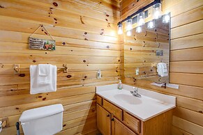 Sevierville Cabin w/ Hot Tub: Near Pigeon Forge!